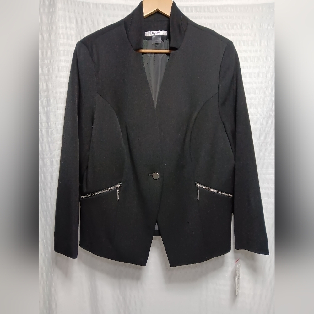 TanJay Single button blazer. Ladies size 12p NWT